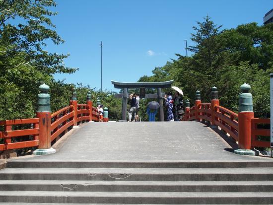 三柱神社