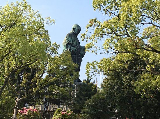 日蓮聖人像